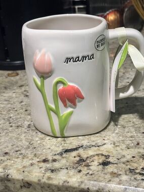 NWT Rae Dunn Artisan Collection Mama Floral Ceramic Mug